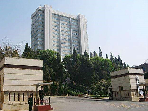 1、云南省人民政府辦公園區(qū)監(jiān)控報警系統(tǒng)升級改造項目500px.jpg
